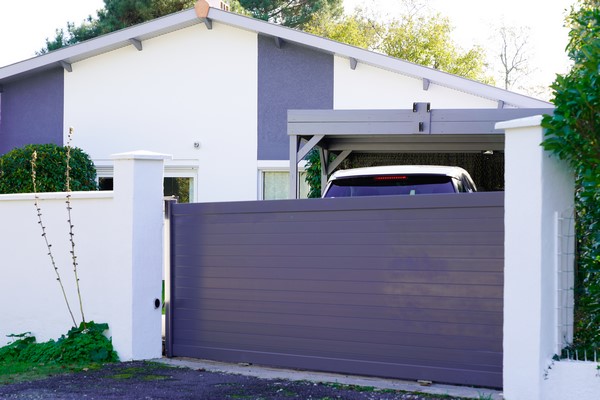 Fabrication et pose de porte de garage aluminium sur mesure Bras-Panon