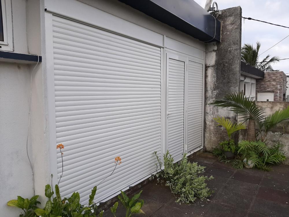 ensemble_fermeture_garage_volet_roulant_porte_fixe